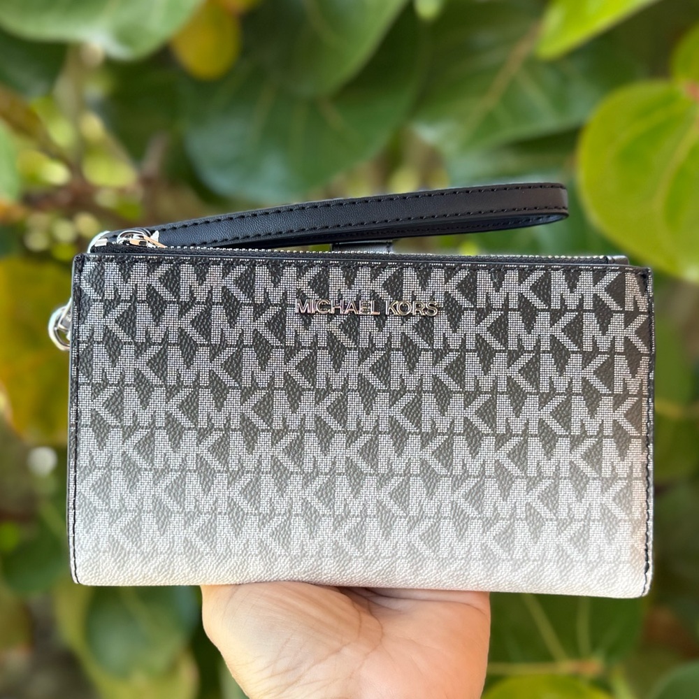 Michael Kors Jet Set Travel LG Double Zip Wallet MK Black Multi